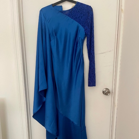 Daska satin ruffle sleeve detail maxi dress in cobalt - Picture 3 of 7